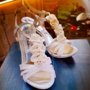 Cream color heels,only worn once